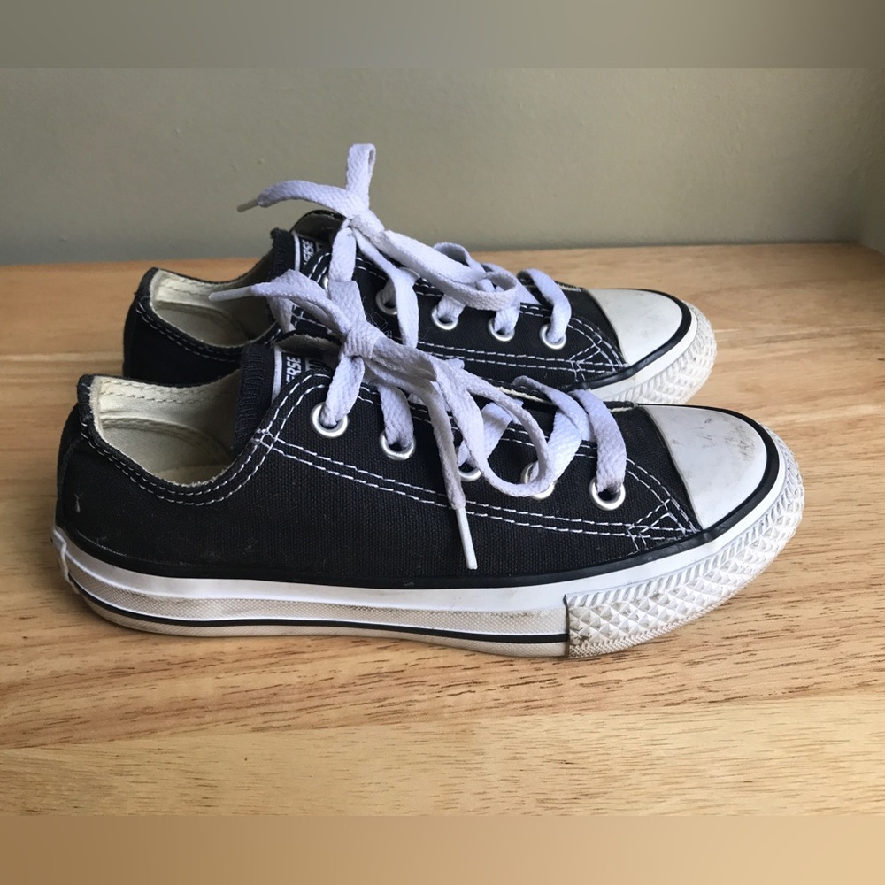Converse Kids Chuck Taylor Ox Low Sneaker Black White Size: US 12 EUR 29